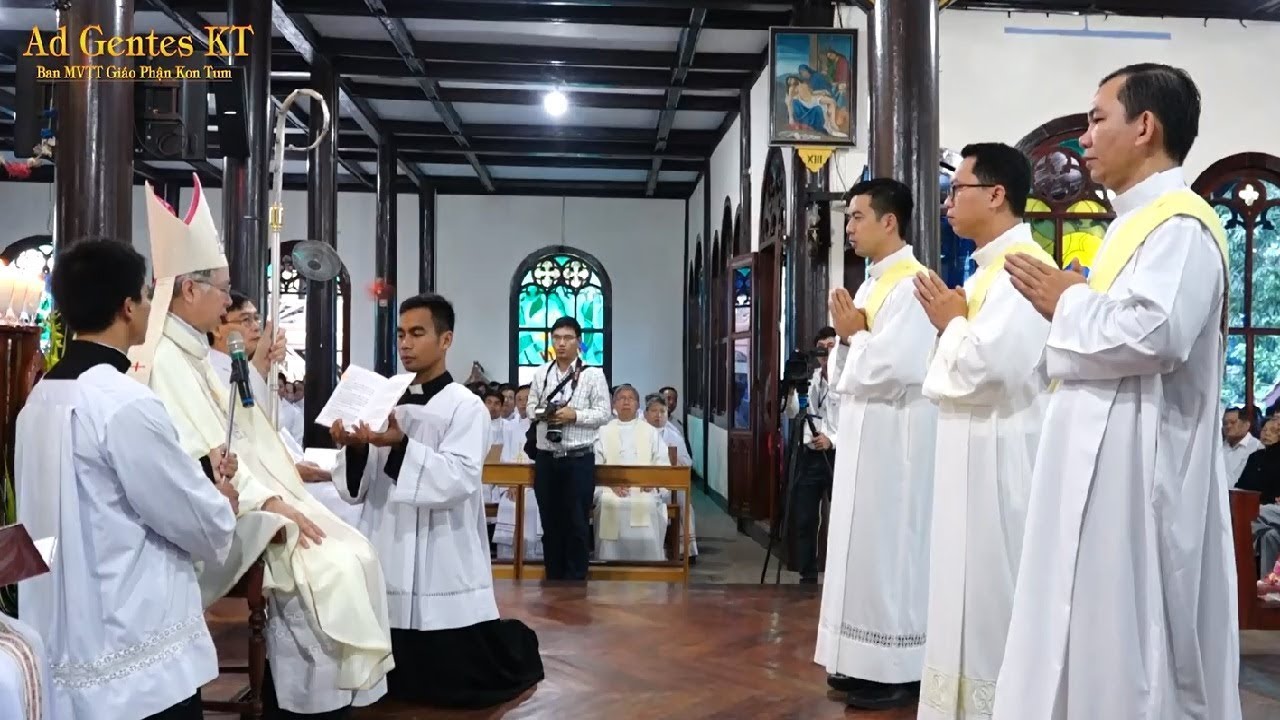 Thánh lễ truyền chức Linh Mục giáo phận Kontum