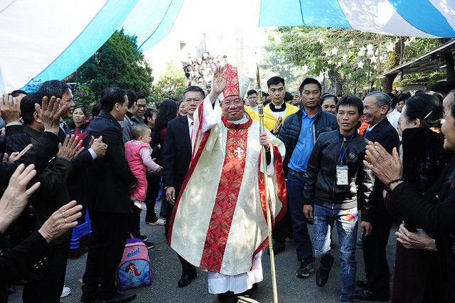Đức Tân Tổng Giám mục Giuse chính thức nhận sứ vụ mục tử tại Tổng Giáo phận Hà Nội
