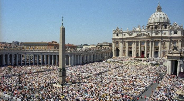 Đức Thánh Cha cám ơn cảnh sát Italia cạnh Vatican