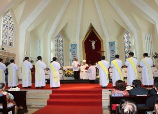Thánh lễ Truyền chức Linh mục và Phó tế Dòng Chúa Cứu Thế Việt Nam 2018