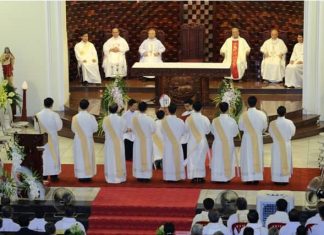 Thánh lễ truyền chức linh mục Bắc Ninh 2018