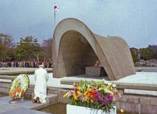 Giám mục Hiroshima cầu nguyện cho hòa bình và giải trừ vũ khí hạt nhân