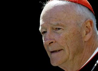 Cựu Hồng Y McCarrick bị Tòa Thánh buộc hồi tục