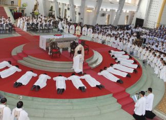 Thánh Lễ Truyền Chức Phó Tế tại TGP Huế 2019
