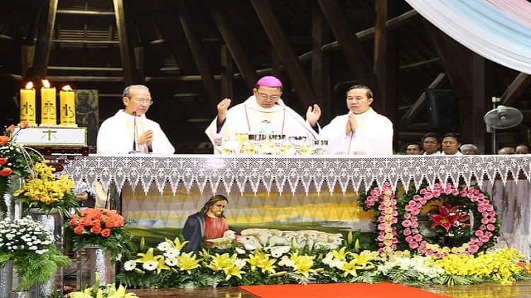 Thánh lễ Tạ ơn 10 năm Giám mục - ĐC Vinh Sơn Nguyễn Văn Bản